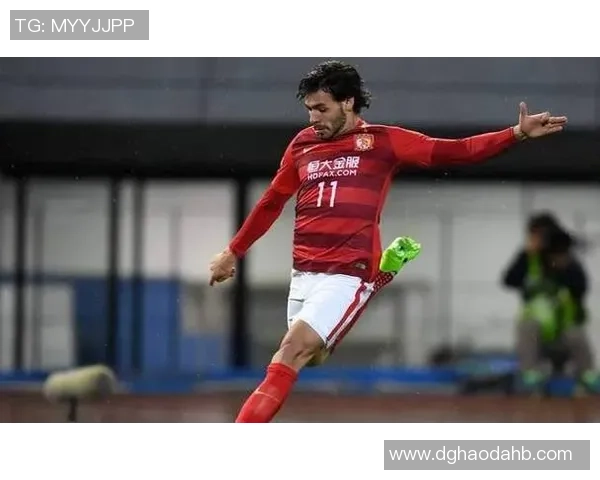 足球明星归乡时刻的精彩瞬间与感人故事全景展示