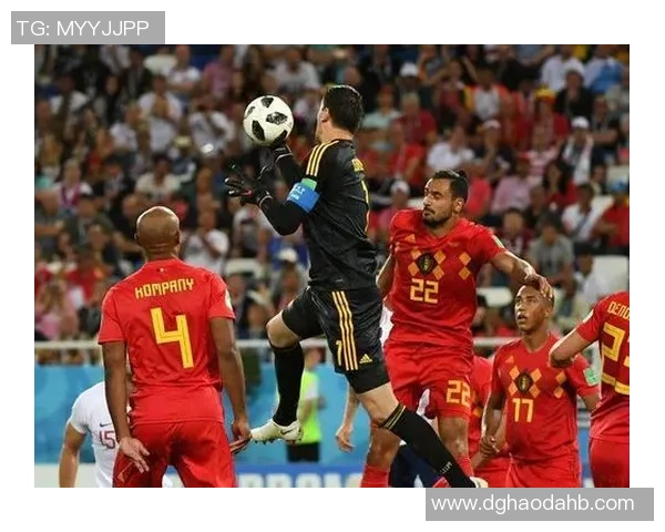 女生化身足球解说员模仿明星球员精彩瞬间引发热议