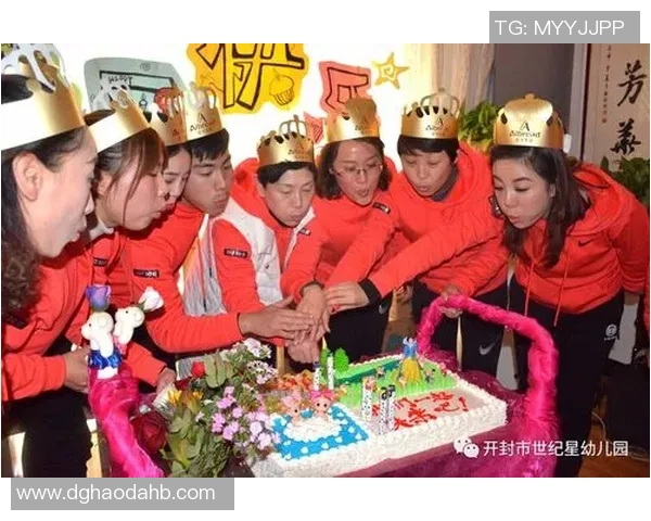 足球明星们齐聚一堂为好友庆祝生日快乐传递温暖祝福与精彩瞬间 足球明星们齐聚一堂为好友庆祝生日快乐传递温暖祝福与精彩瞬间